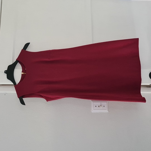 Calvin Klein Burgandy Red Dress. Size 4. Soft material and smart fit. - Picture 1 of 4